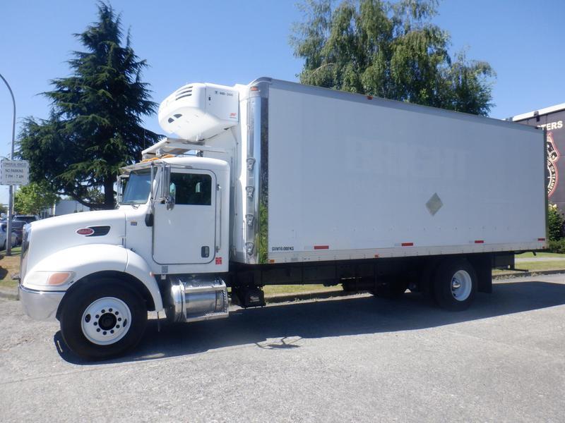 2008 PETERBILT 335 